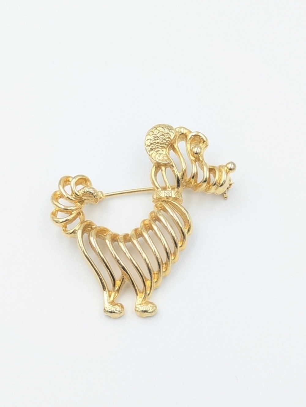 Poodle dog gold tone retro open metalwork brooch pin